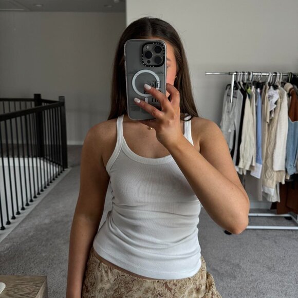 White basic tank🤍🍸 - Picture 6 of 8